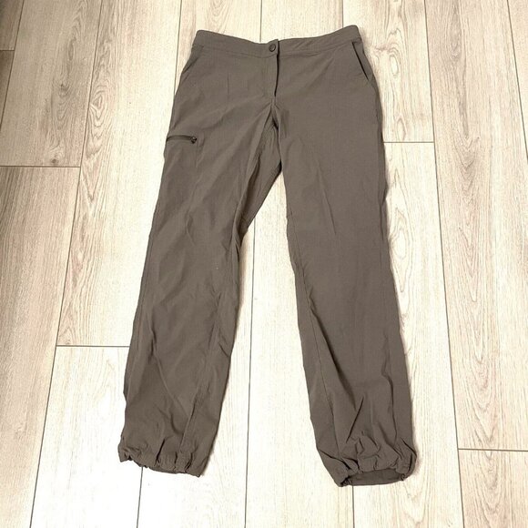 L.L. Bean Comfort Trail Stretch Pants Women's Size 8 Tan Zip Fly Slash Pocket - Picture 1 of 12